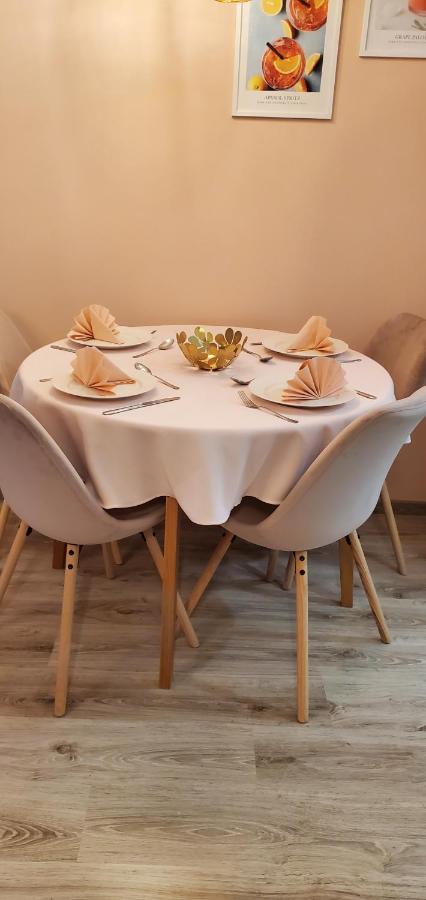 Dn Rose Apartmant Budapest Bagian luar foto