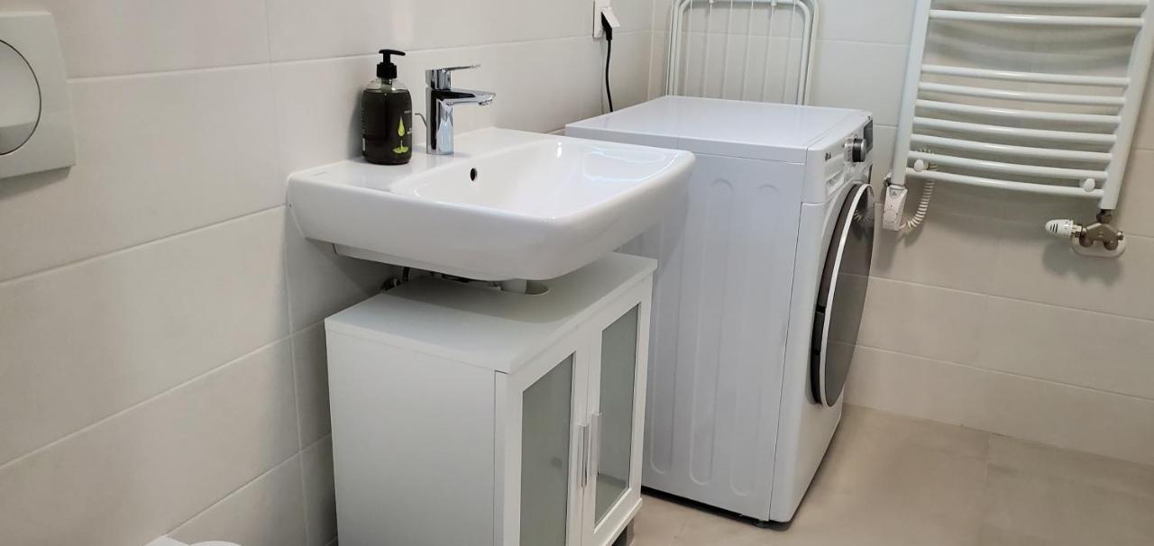Dn Rose Apartmant Budapest Bagian luar foto